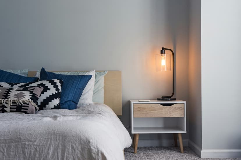 Quarto com decoração neutra